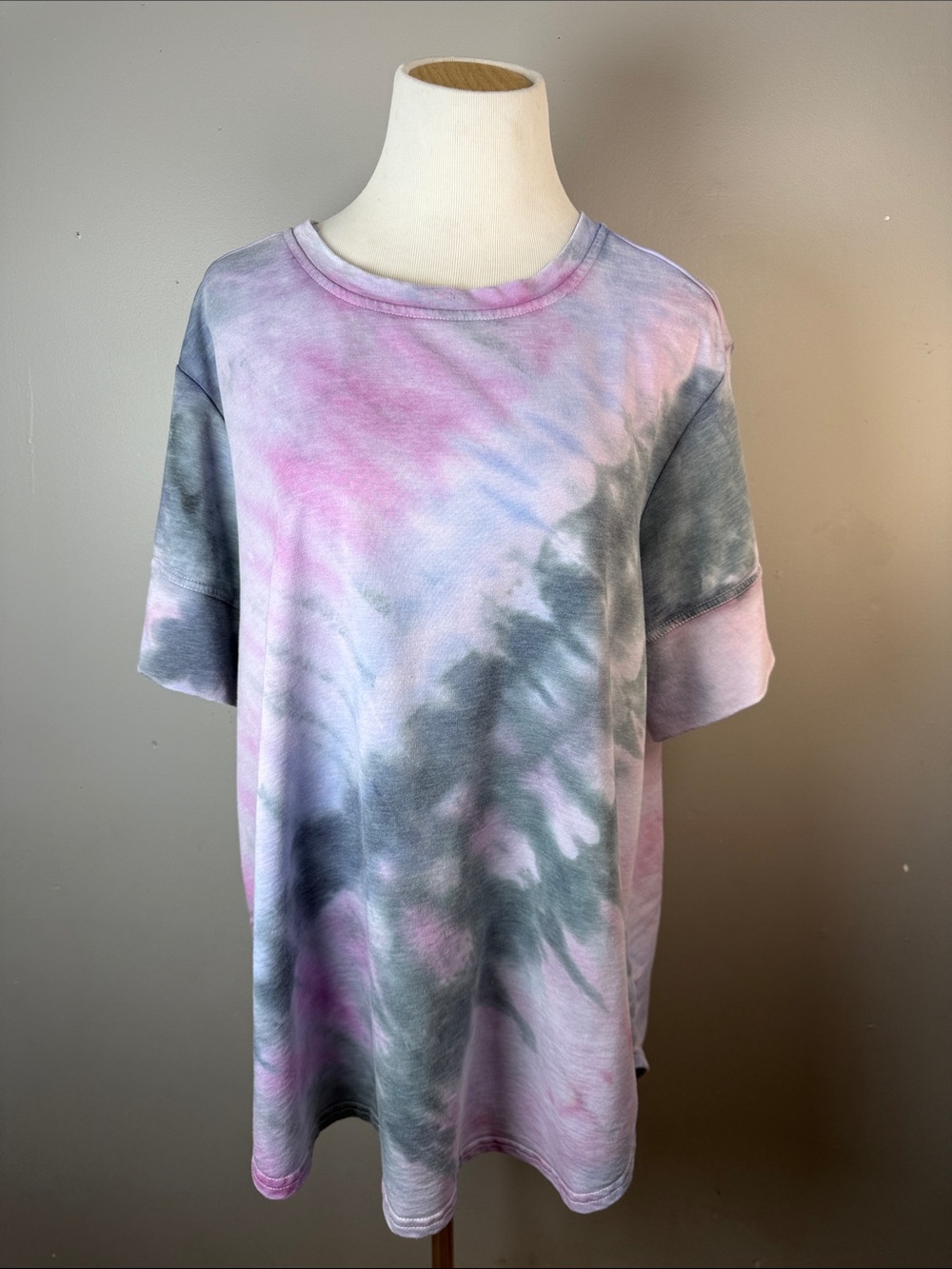 Women’s tunic like Tie-Dye Short Sleeve Tee - Pink & Gray